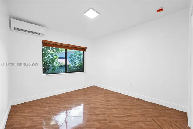 a view of empty room with window