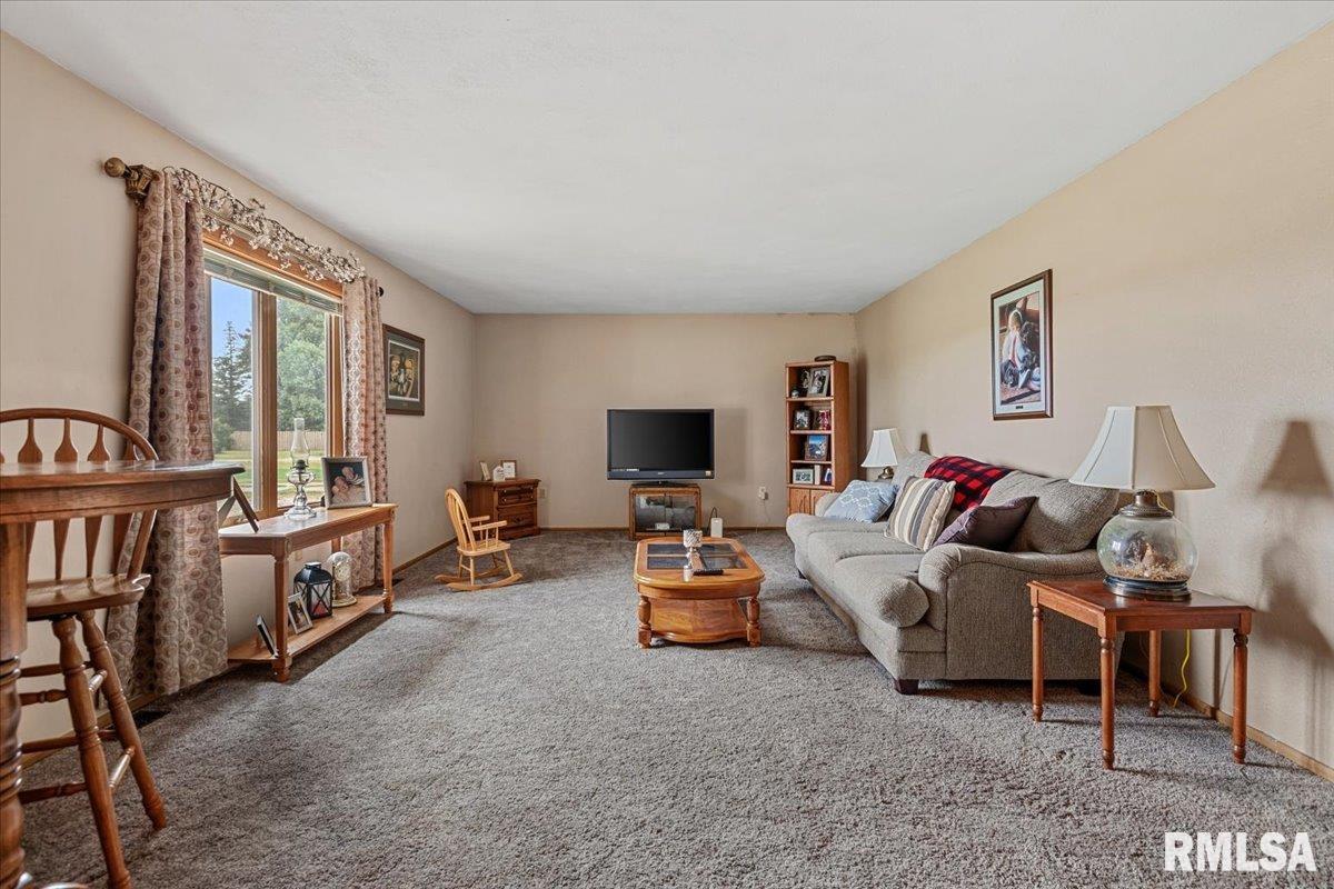 3326 Brickler Road Springfield, IL 62707 - Photo 7 of 53 Gallery Image 7