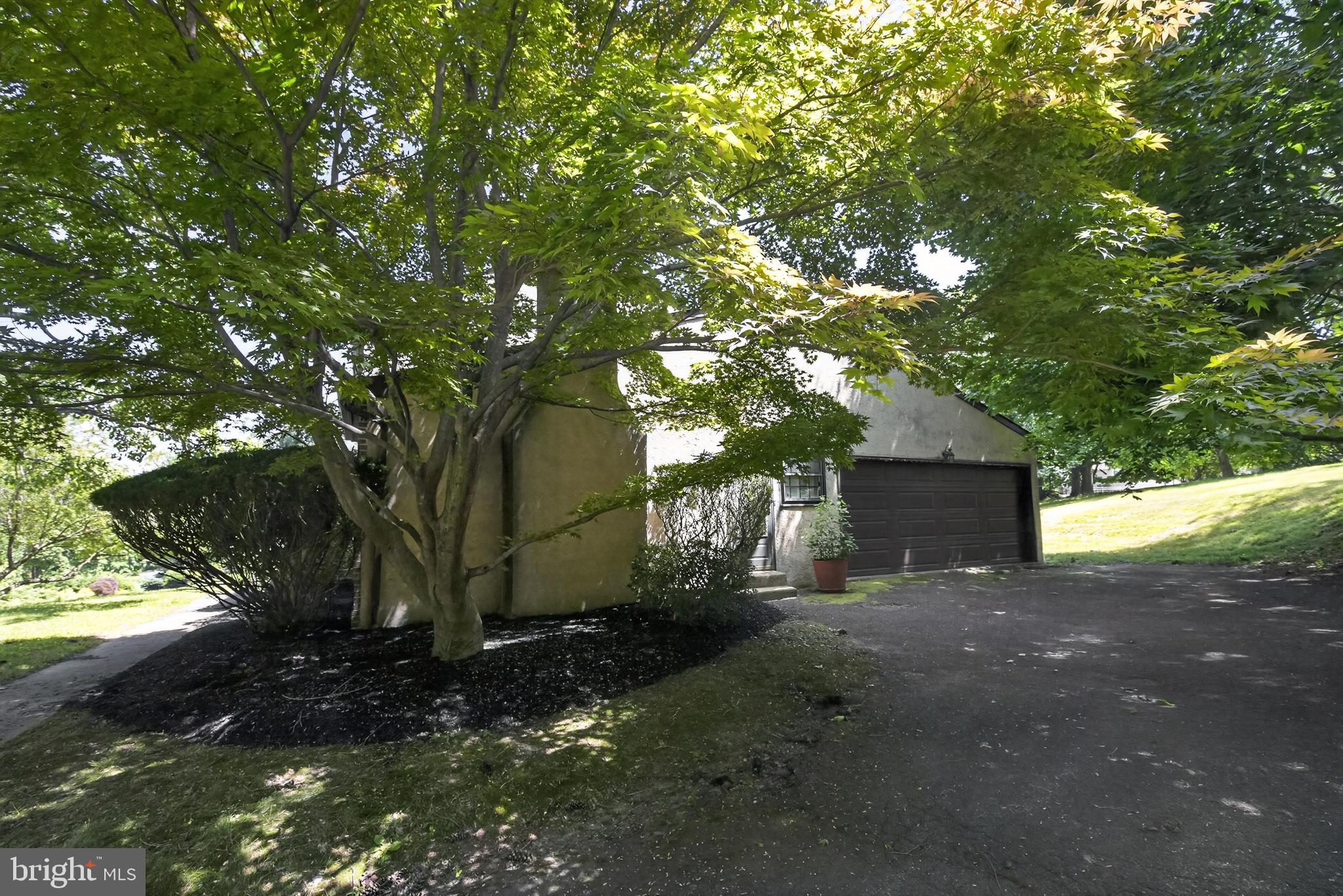 1429 Hopeland Road Wyncote, PA 19095 - Photo 5 of 31