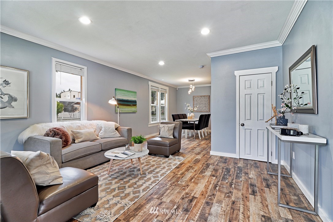 301 Pelly Avenue North Renton, WA 98057 - Photo 3 of 21 Gallery Image 3
