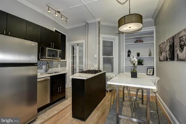 $2,100 | 1705 P Street Northwest, Unit 2, Washington, DC 20036