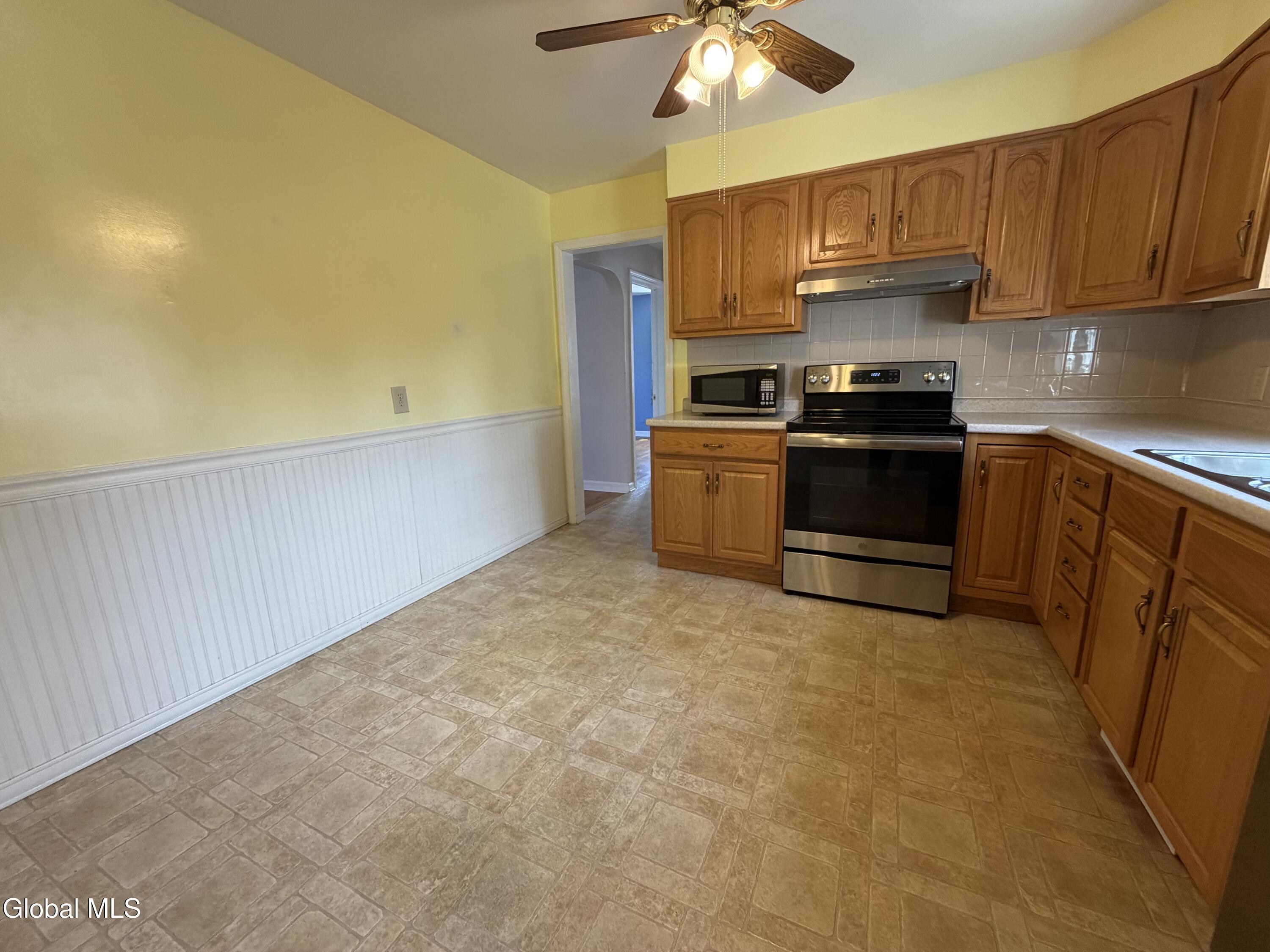 1205 Highbridge Road Schenectady, NY 12303 - Photo 12 of 33 10a