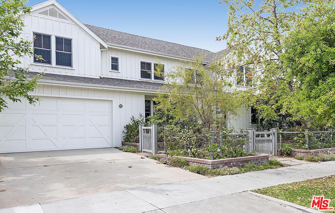 753 Ocampo Drive Pacific Palisades, CA 90272 - Photo 5 of 53 front view of a house
