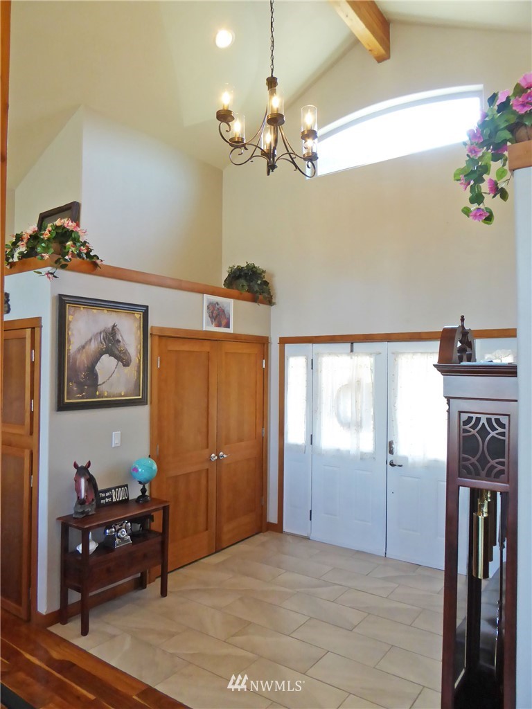 3352 East Spring Canyon Road Grand Coulee, WA 99133 - Photo 4 of 31 Gallery Image 4