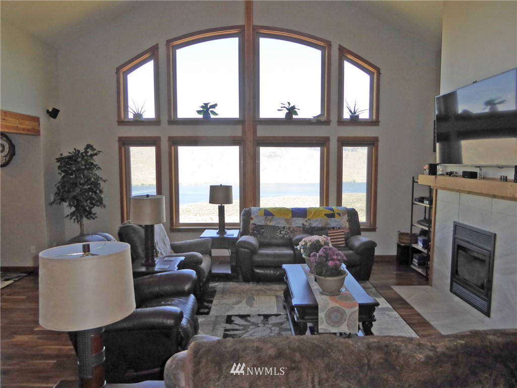 3352 East Spring Canyon Road Grand Coulee, WA 99133 - Photo 6 of 31 Gallery Image 6