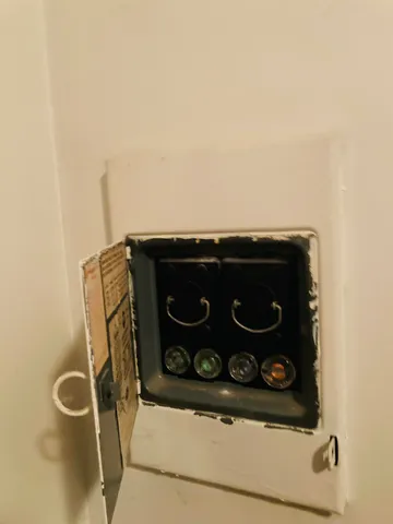 $325,000 | 13 Elm Street, Epping, NH 03042