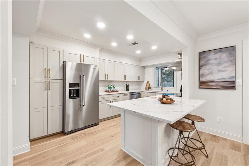 107 La Rue Place Northwest Atlanta, GA 30327 - Photo 4 of 29