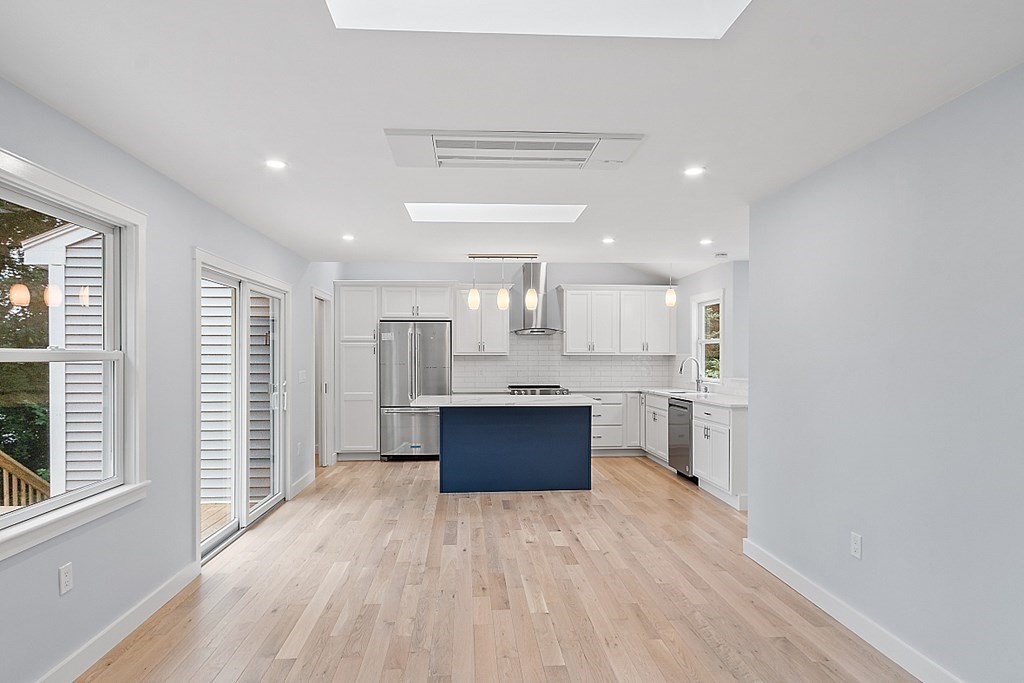 47 Englewood Road, Unit A Gloucester, MA 01930 - Photo 3 of 27 Gallery Image 3