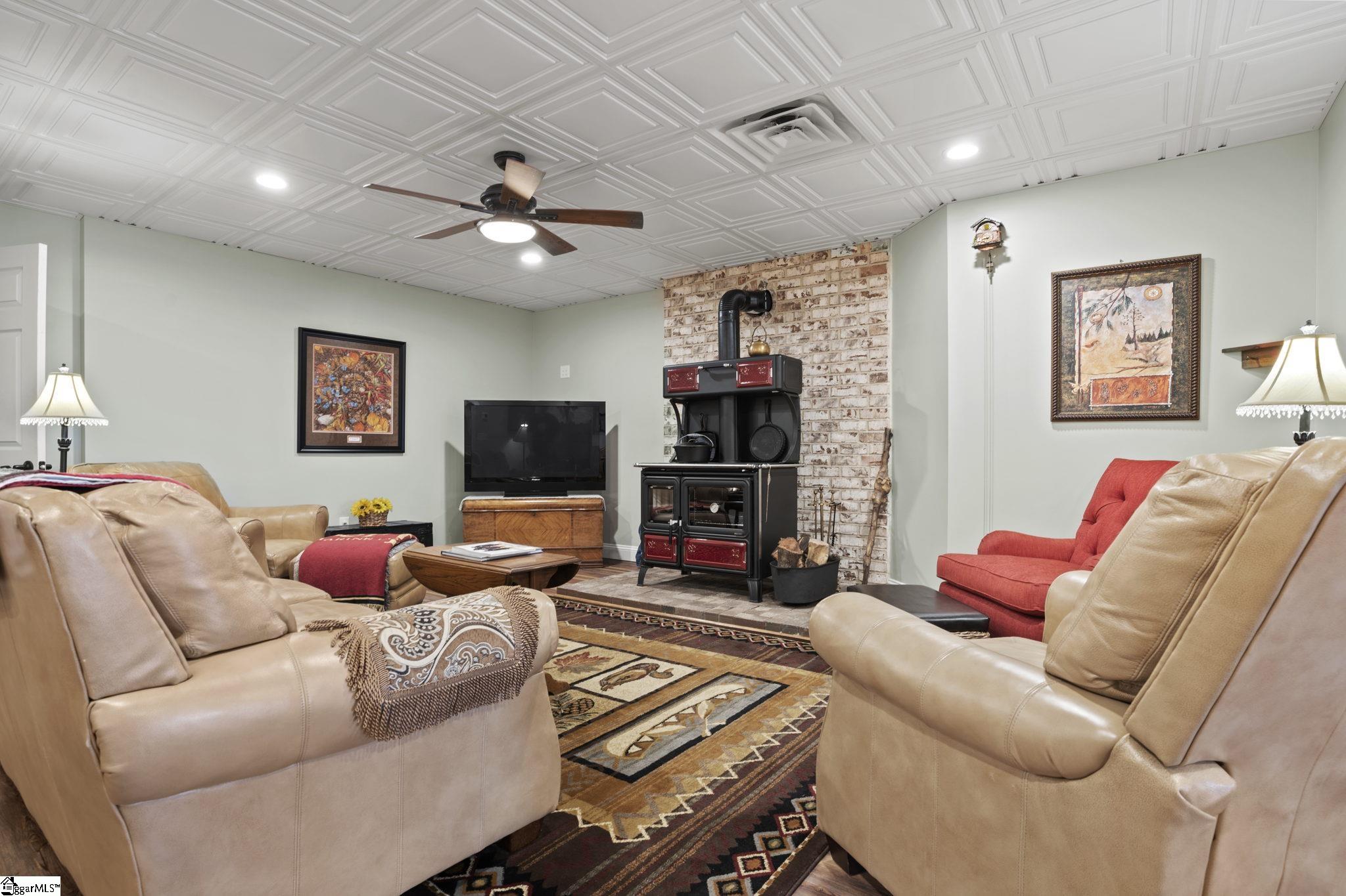 4480 Hawkins Road Greer, SC 29651 - Photo 22 of 36 Gallery Image 22