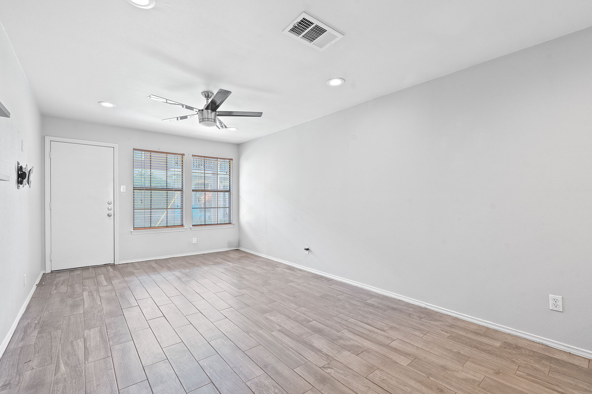 2215 Post Road, Unit 1088 Austin, TX 78704 - Photo 1 of 1 Living room