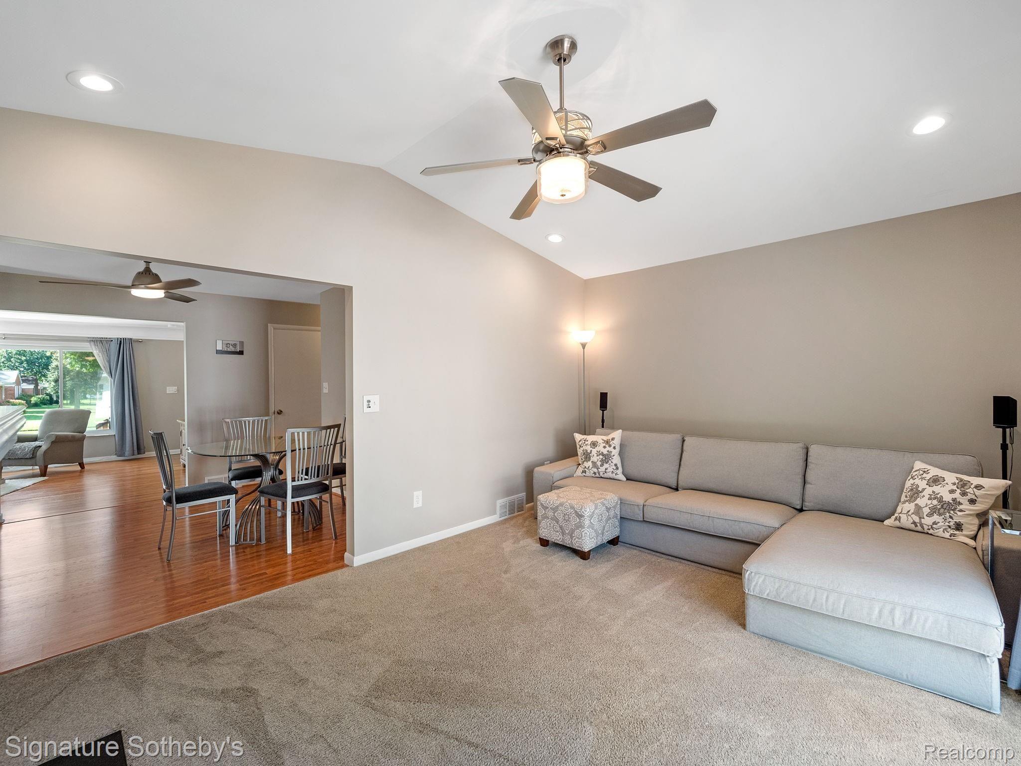 1930 Massoit Road Royal Oak, MI 48073 - Photo 15 of 37 30-web-or-mls-P4133497.jpg