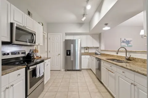 $324,900 | 6820 Highway 70 South, Unit 403, Nashville, TN 37221