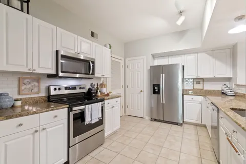 $324,900 | 6820 Highway 70 South, Unit 403, Nashville, TN 37221
