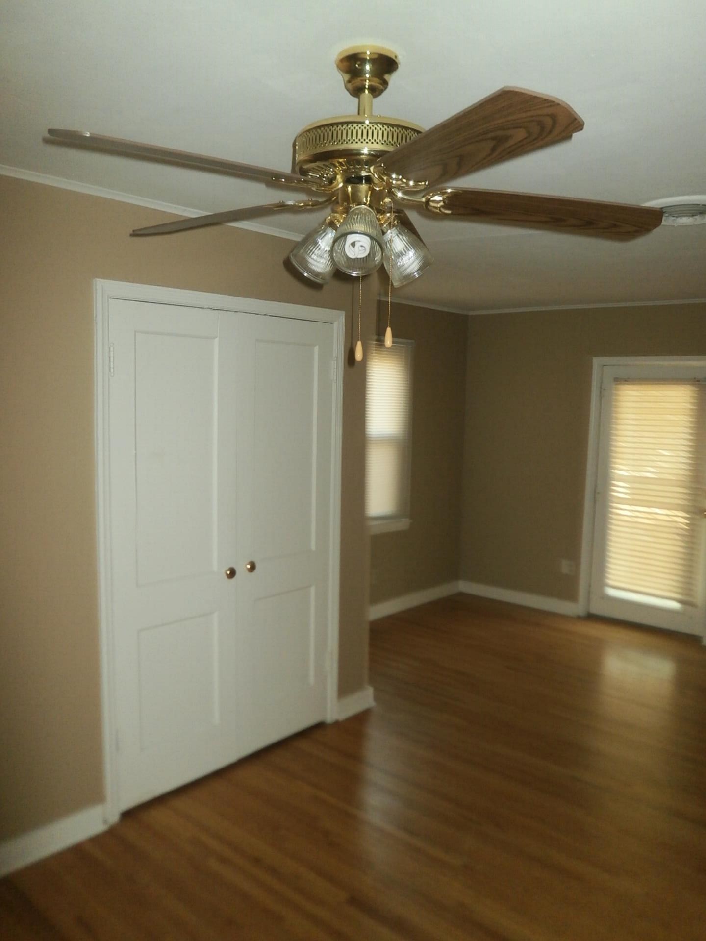 1458 Dearing Road Memphis, TN 38117 - Photo 4 of 11 a view of an entryway with wooden floor
