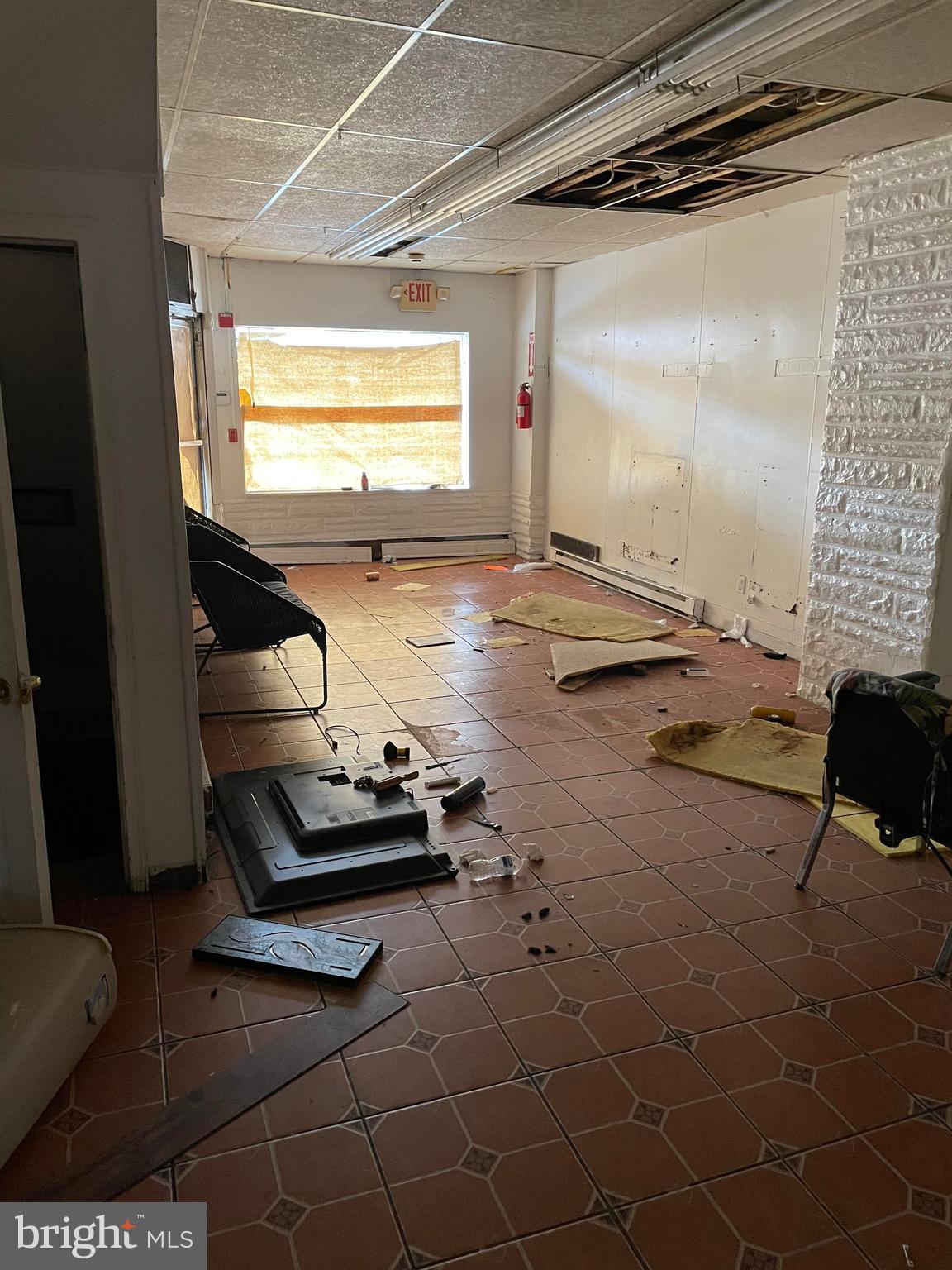 440 Long Lane Upper Darby, PA 19082 - Photo 3 of 7