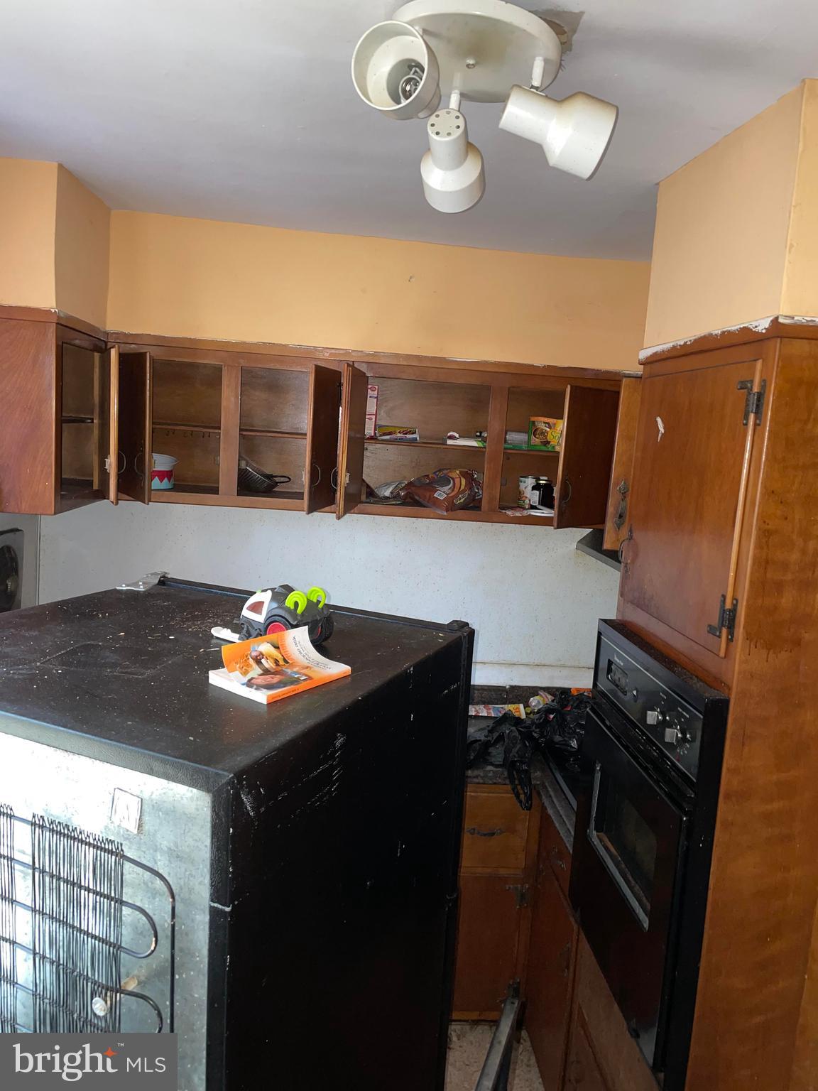 440 Long Lane Upper Darby, PA 19082 - Photo 4 of 7