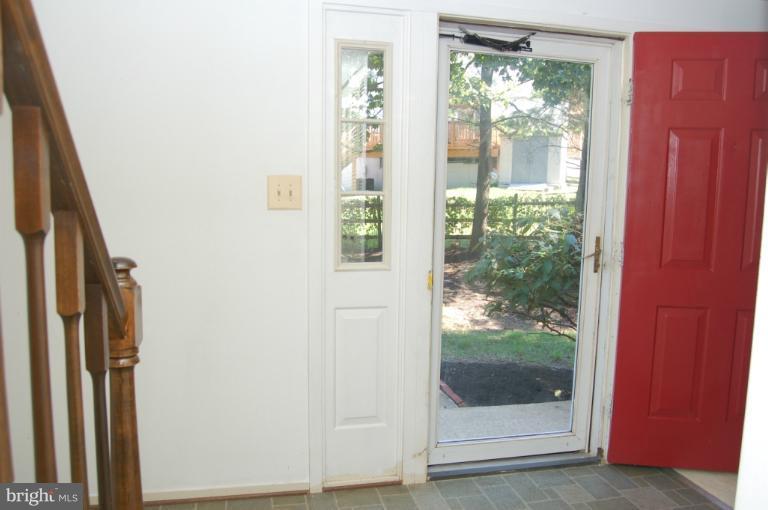 7580 Vogels Way Springfield, VA 22153 - Photo 8 of 23 Interior (General)