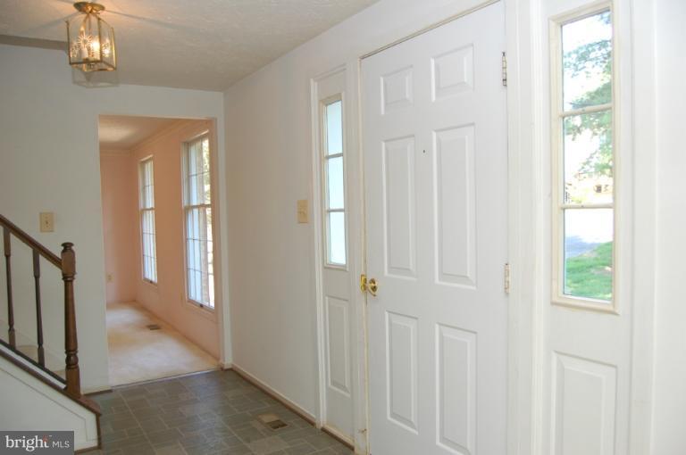 7580 Vogels Way Springfield, VA 22153 - Photo 9 of 23 Interior (General)