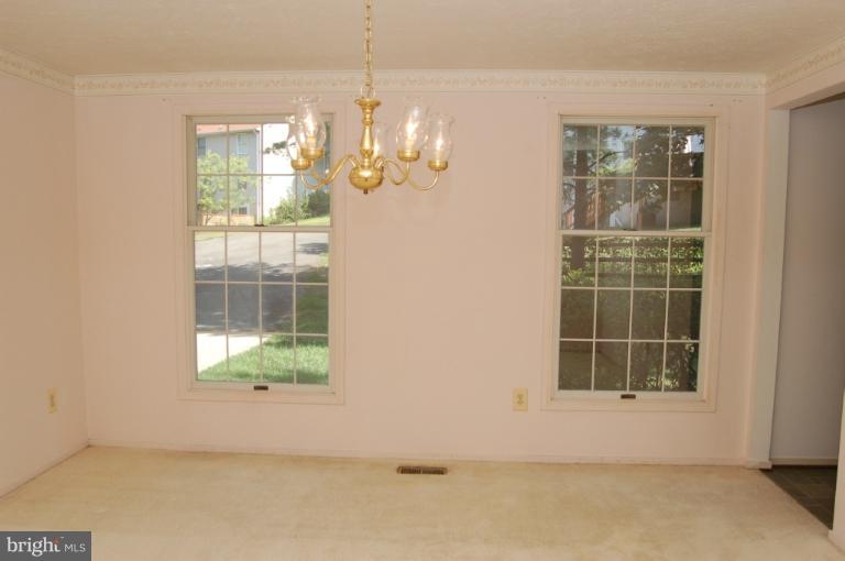 7580 Vogels Way Springfield, VA 22153 - Photo 10 of 23 Dining Room