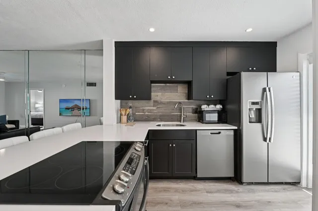 $399,900 | 1461 South Ocean Boulevard, Unit 204, Lauderdale-by-the-Sea, FL 33062