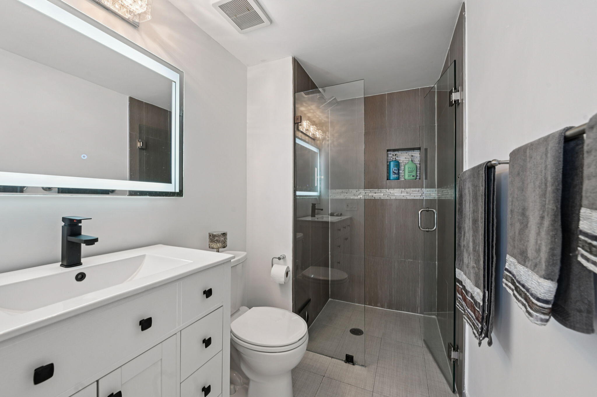 1461 South Ocean Boulevard, Unit 204 Lauderdale-by-the-Sea, FL 33062 - Photo 15 of 84 13-web-or-mls-S Ocean Blvd-S1111-013