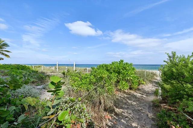 $399,900 | 1461 South Ocean Boulevard, Unit 204, Lauderdale-by-the-Sea, FL 33062