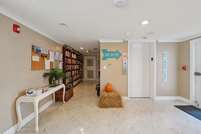 $399,900 | 1461 South Ocean Boulevard, Unit 204, Lauderdale-by-the-Sea, FL 33062