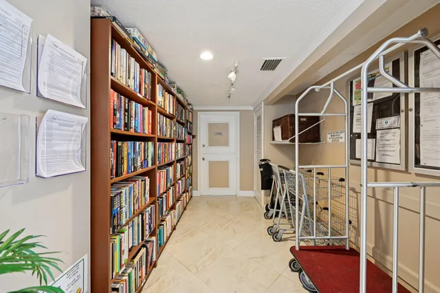 $399,900 | 1461 South Ocean Boulevard, Unit 204, Lauderdale-by-the-Sea, FL 33062