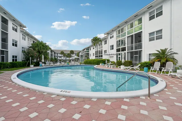 $399,900 | 1461 South Ocean Boulevard, Unit 204, Lauderdale-by-the-Sea, FL 33062
