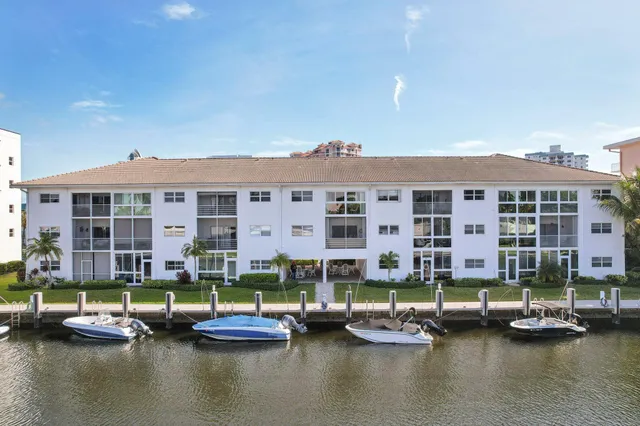 $399,900 | 1461 South Ocean Boulevard, Unit 204, Lauderdale-by-the-Sea, FL 33062