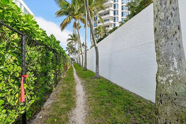 $399,900 | 1461 South Ocean Boulevard, Unit 204, Lauderdale-by-the-Sea, FL 33062