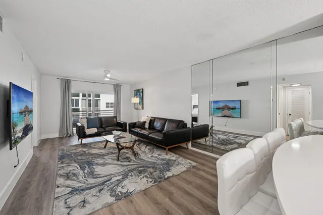 $399,900 | 1461 South Ocean Boulevard, Unit 204, Lauderdale-by-the-Sea, FL 33062