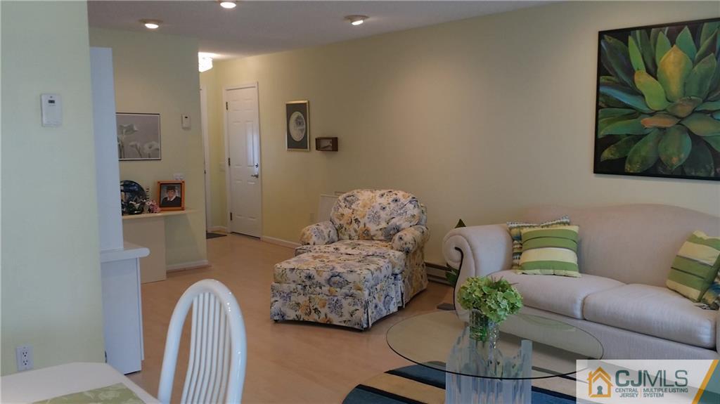 703 B Croydon Road Monroe Township, NJ 08831 - Photo 6 of 20 Gallery Image 6