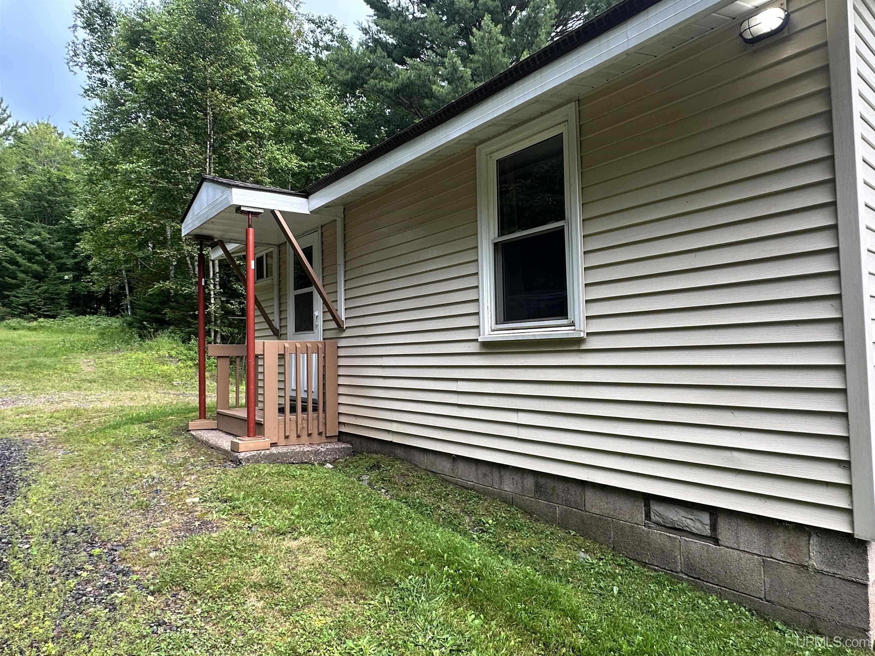 124 Wilderness Road Negaunee, MI 49866 - Photo 2 of 23 Gallery Image 2