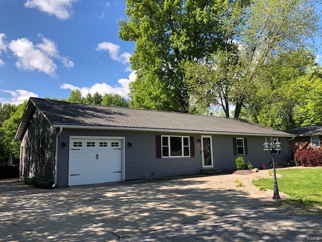 13834 St Rose Road Highland, IL 62249 - Photo 1 of 14