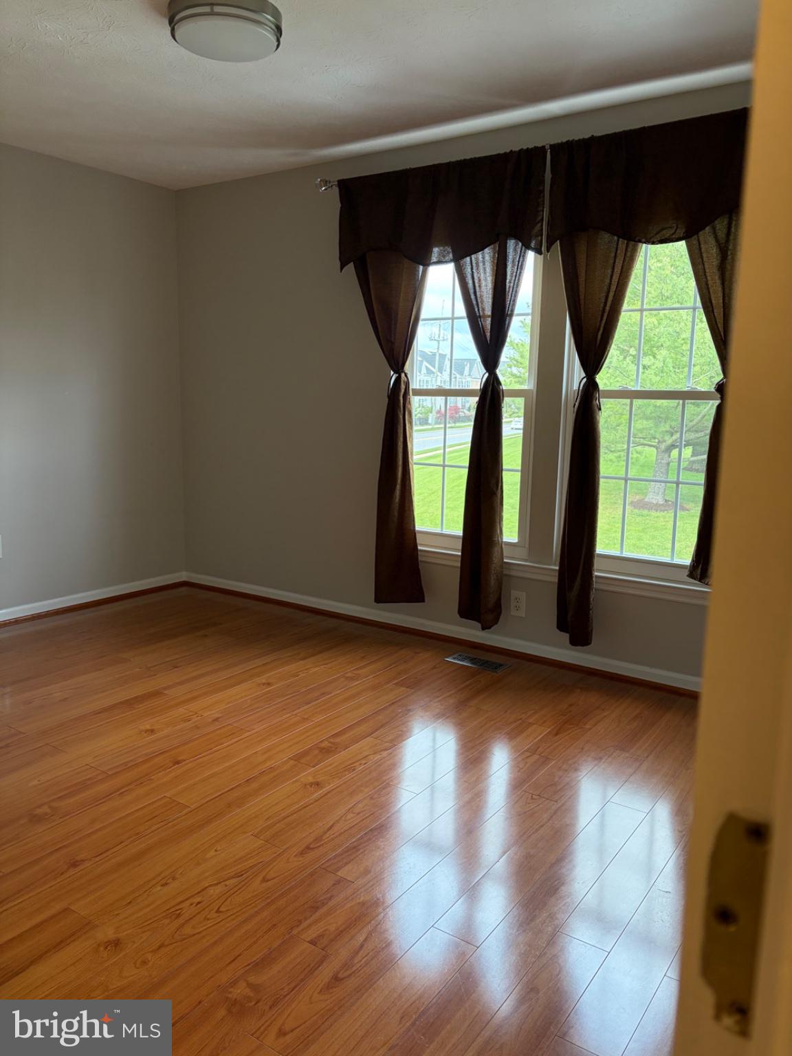 2117 Cross Trails Road Baltimore, MD 21244 - Photo 23 of 30 Bright and airy room with natural light.