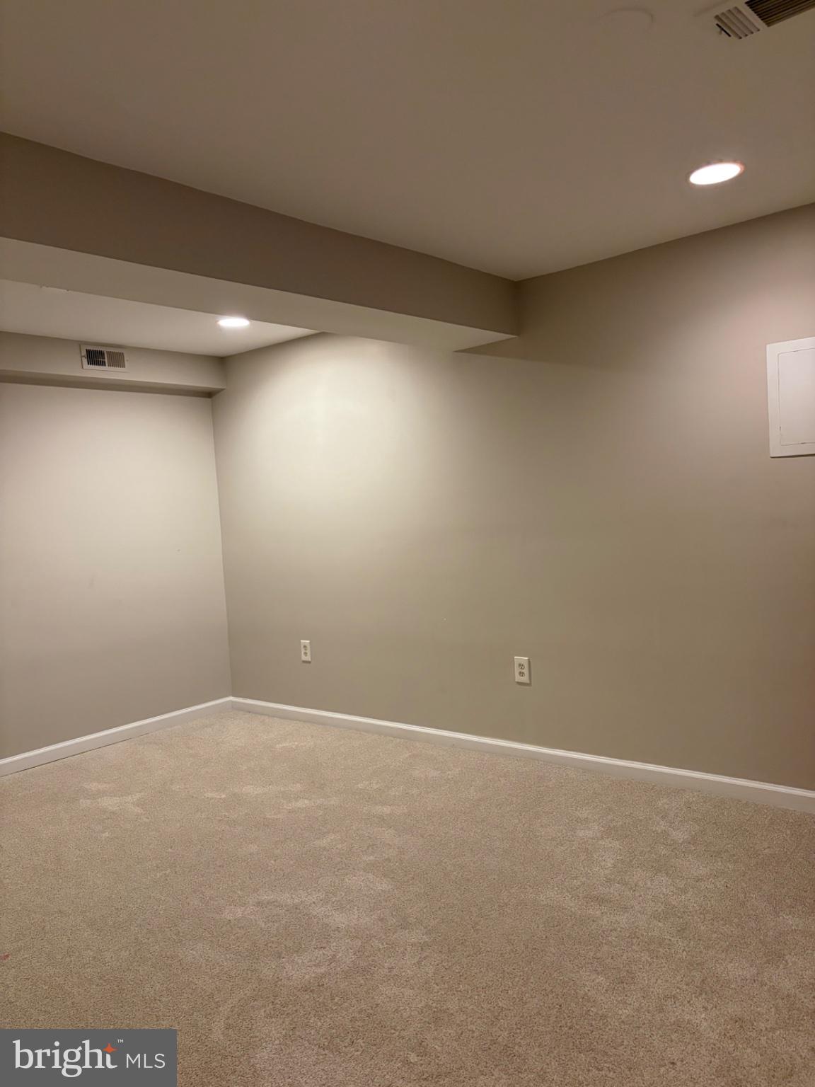 2117 Cross Trails Road Baltimore, MD 21244 - Photo 28 of 30 Versatile space ready for your vision.