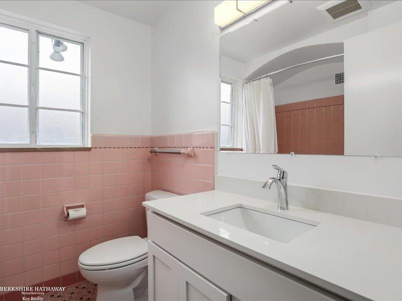 858 Trombley Road Grosse Pointe, MI 48230 - Photo 12 of 54 50144869-e10bd7f4-7fc2-4c6b-95df-edde62782e82.JPG