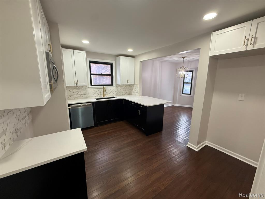 17267 Sunderland Road Detroit, MI 48219 - Photo 5 of 30