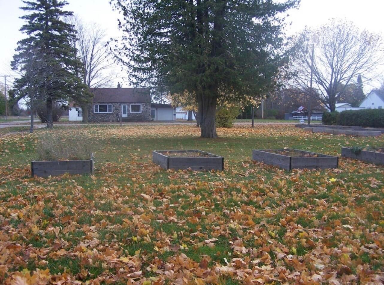 208 South F Street Cheboygan, MI 49721 - Photo 1 of 13 Gallery Image 1