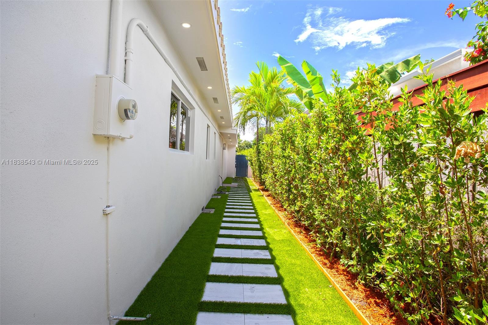 Normandy Isle Miami Beach, FL 33141 - Photo 12 of 43 a view of entryway with a front door