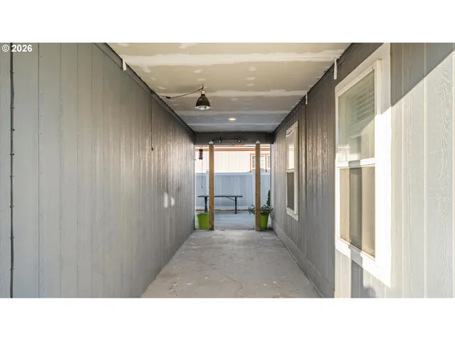 a black and white photo of a room