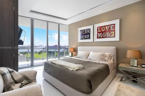 $2,300,000 | 1100 Biscayne Boulevard, Unit 1501, Miami, FL 33132