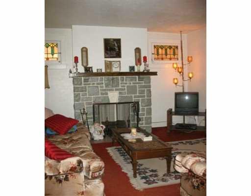 34 Friday Road Millvale, PA 15209 - Photo 4 of 8 Living Room.