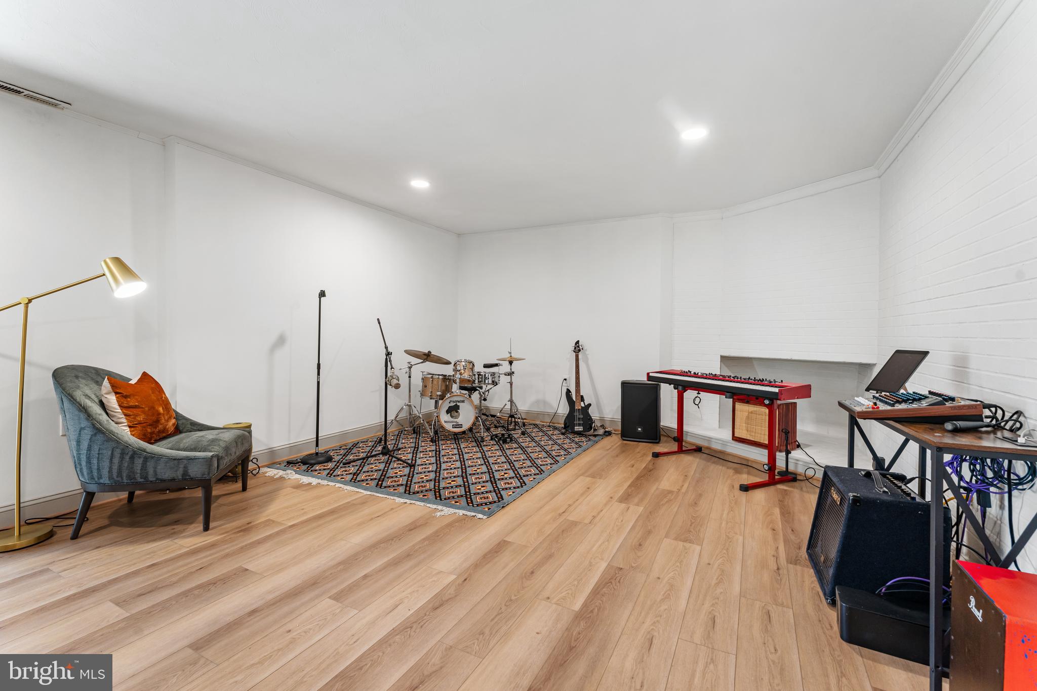 2820 Ellicott Street Northwest Washington, DC 20008 - Photo 30 of 43 a living room with furniture and a wooden floor