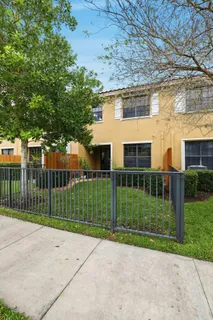 $500,000 | 10457 Wellington Parc Drive, Wellington, FL 33449