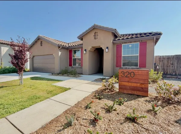 $520,000 | 320 North Millard Avenue, Fresno, CA 93727