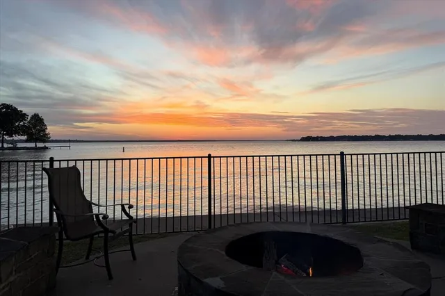 $999,000 | 278 Shady Shores Drive, Mabank, TX 75156