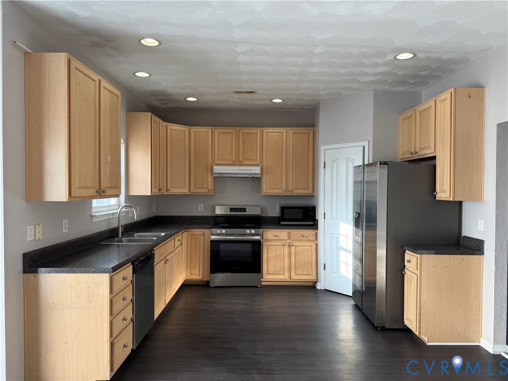 9331 Alcove Grove Road Chesterfield, VA 23832 - Photo 3 of 16