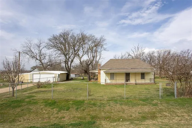 $2,200 | 18257 Farm To Market Road 1173, Decatur, TX 76234